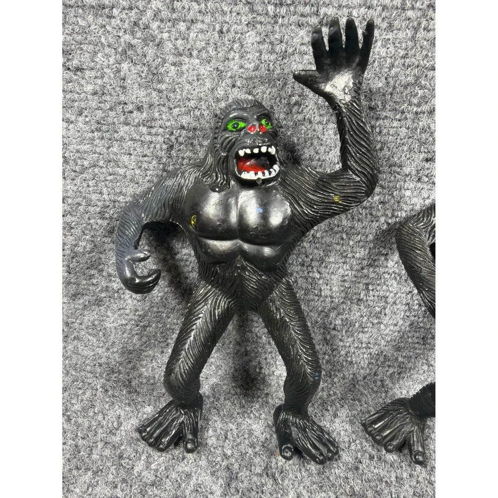 Vintage 1976 Imperial King Kong Gorilla Action Figure Lot of 2 Made in Hong Kong